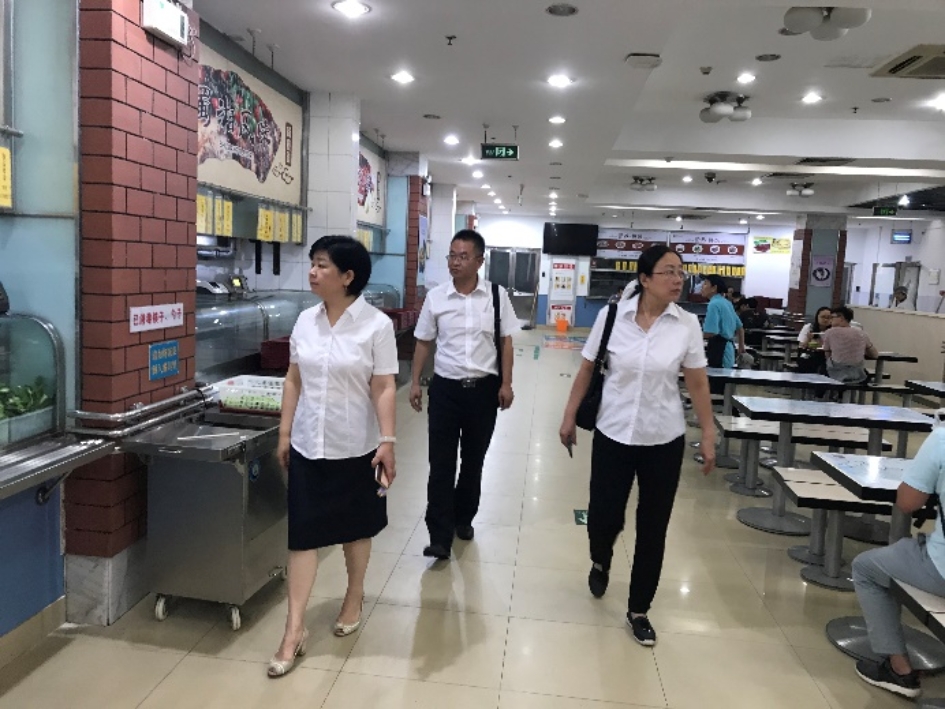 C:\Users\dell\Desktop\北大工作\图片\20190827 开学食堂走访\15f044a6d8c4197341eec63172fb94e.jpg